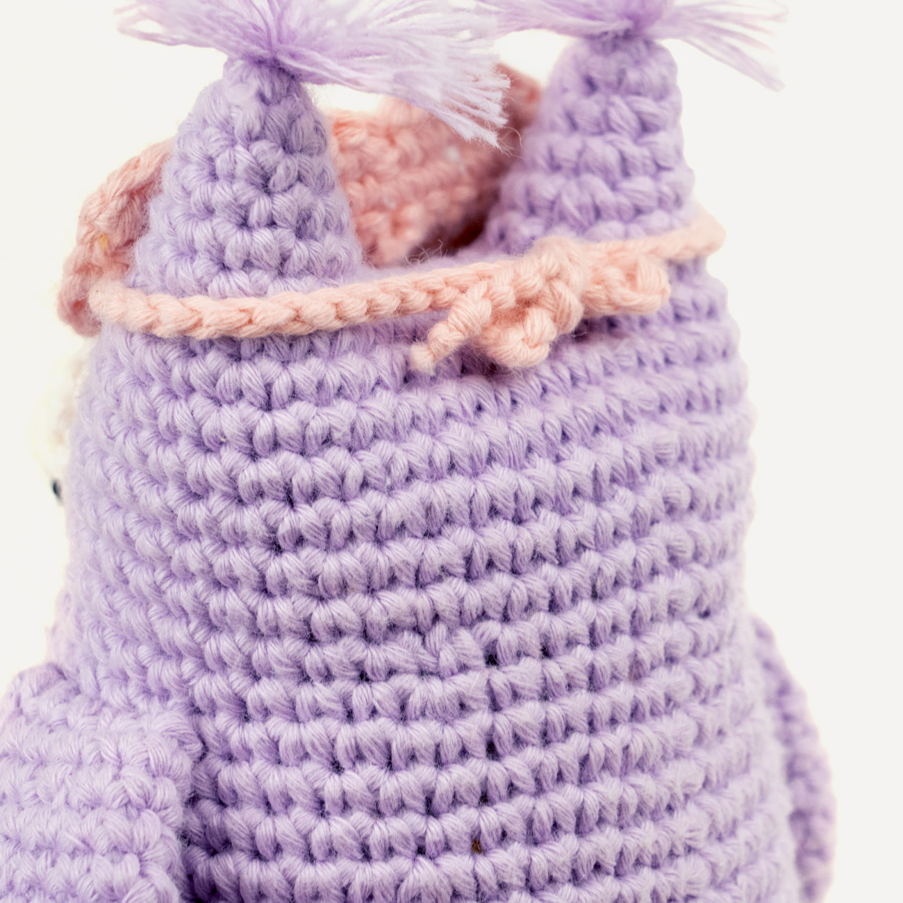 Beginner crochet owl pattern – sleepy amigurumi – The Loop Story / Häkelanleitung Eule für Anfänger – Schlafende Amigurumi – The Loop Story