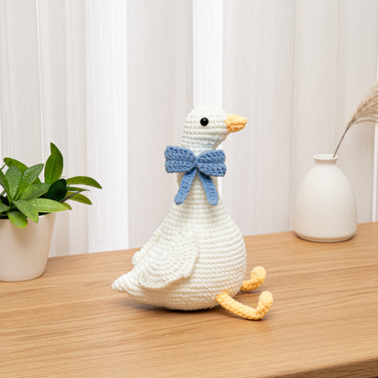 Amigurumi Crochet Pattern - Elegant Goose