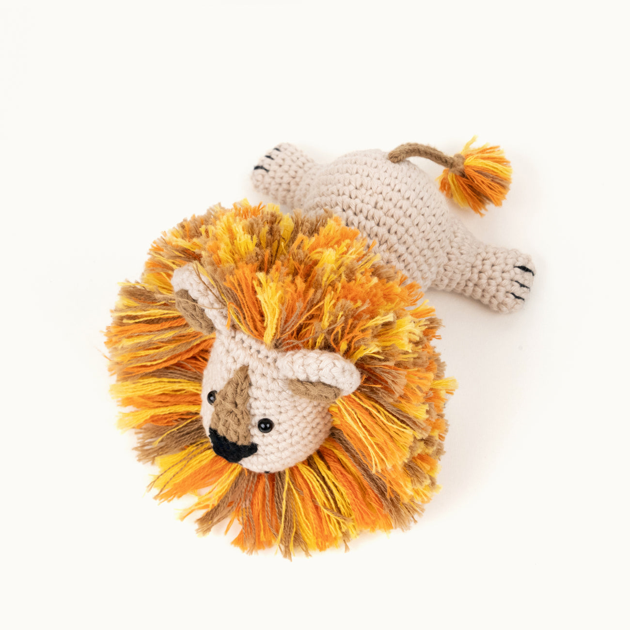 Beginner crochet lion pattern – amigurumi lion king – The Loop Story / Häkelanleitung Löwe für Anfänger – Amigurumi Löwenkönig – The Loop Story