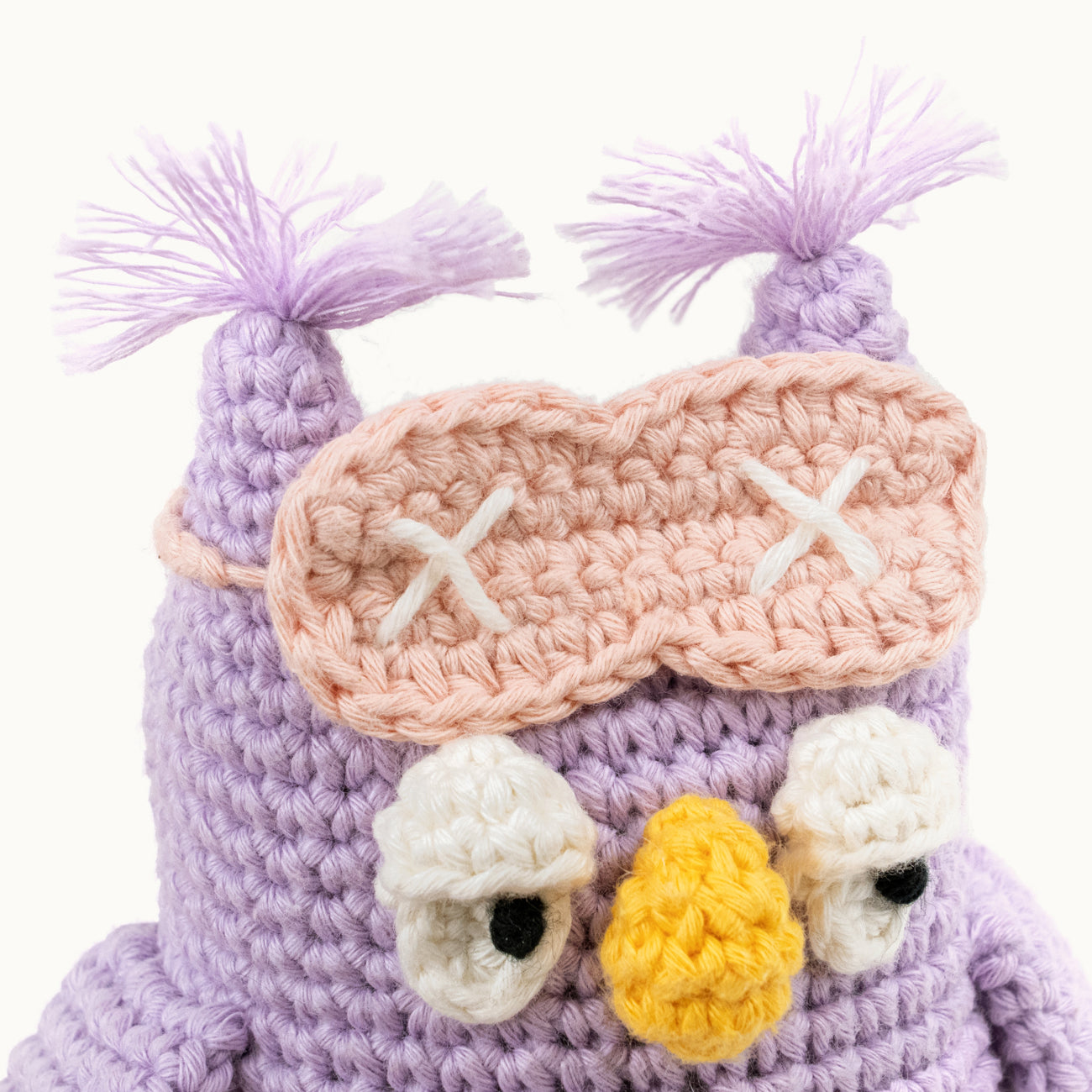 Beginner crochet owl pattern – sleepy amigurumi – The Loop Story / Häkelanleitung Eule für Anfänger – Schlafende Amigurumi – The Loop Story