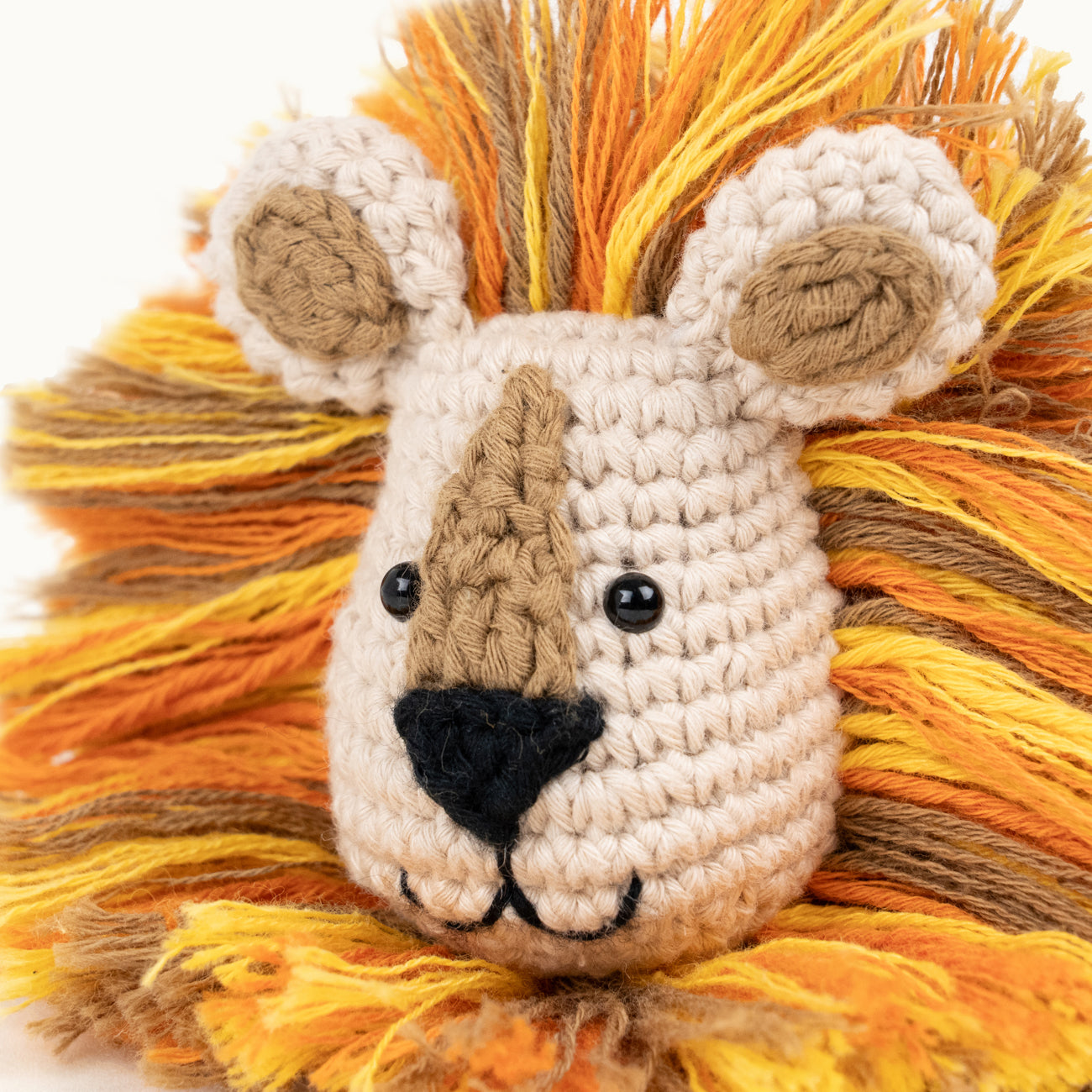Beginner crochet lion pattern – amigurumi lion king – The Loop Story / Häkelanleitung Löwe für Anfänger – Amigurumi Löwenkönig – The Loop Story