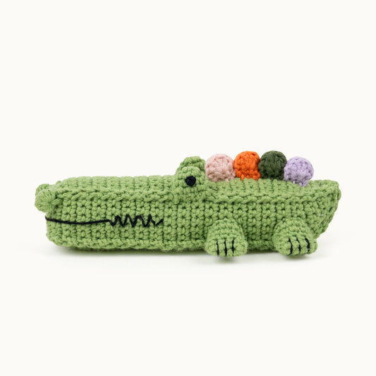 Beginner crochet crocodile pattern – rainbow spikes amigurumi / Häkelanleitung Krokodil für Anfänger – Regenbogenstacheln Amigurumi – The Loop Story

