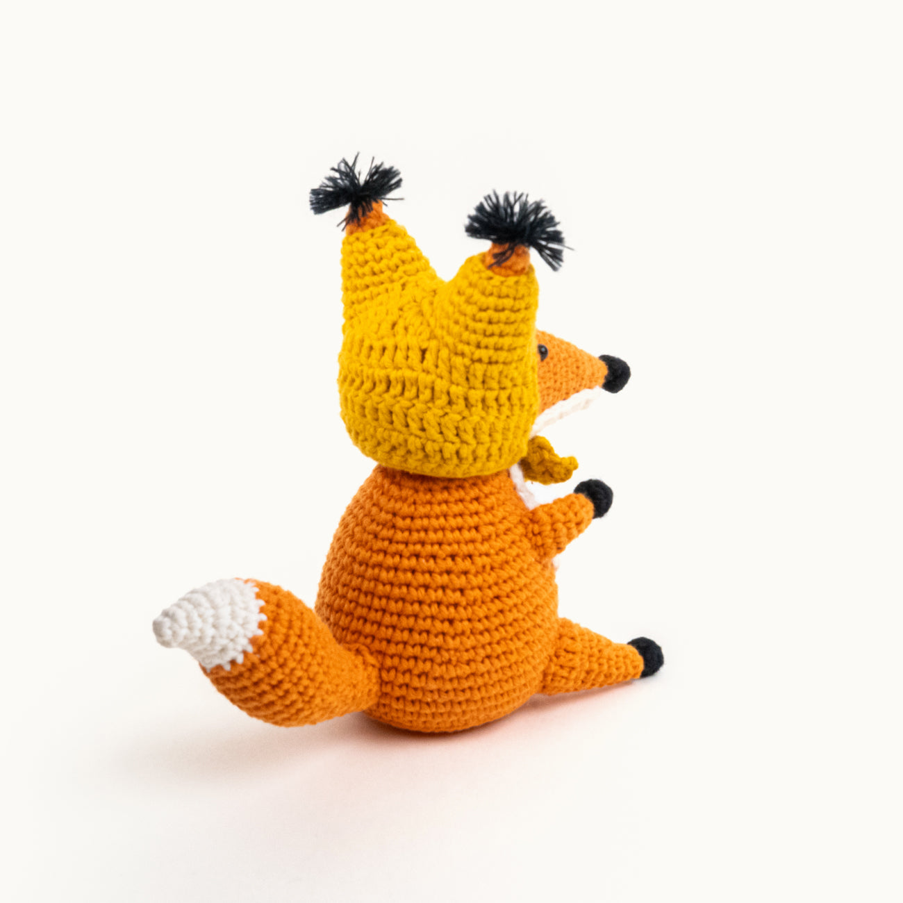 Amigurumi beginner crochet kit – hooded fox amigurumi for crocheters – The Loop Story / Häkelset für Anfänger – Fuchs mit Kapuze Amigurumi für Häkelfans – The Loop Story
